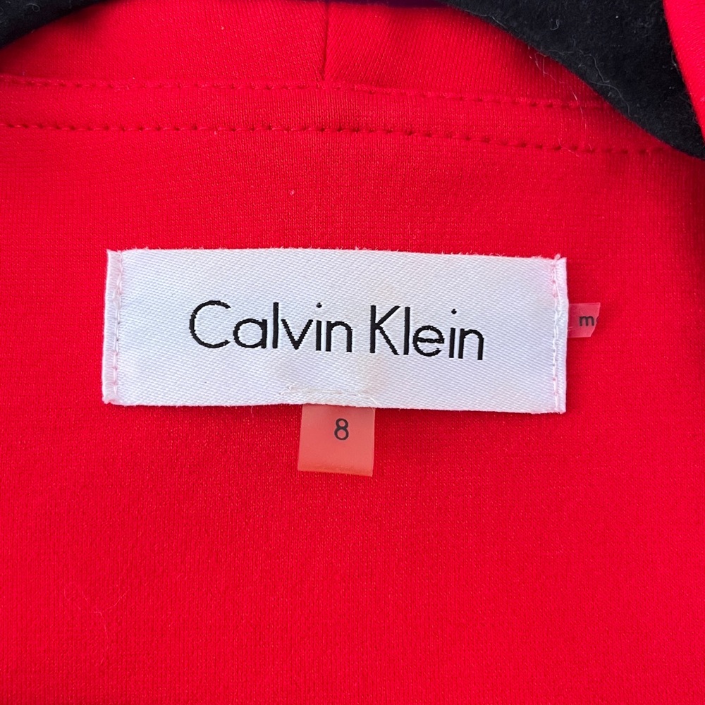 Calvin Klein - Picture 2 of 4